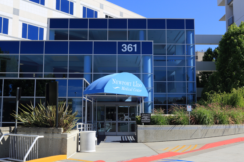 newport beach surgery center exterior entry